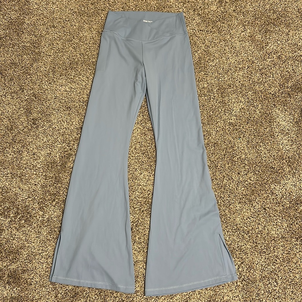 Crossover flare leggings